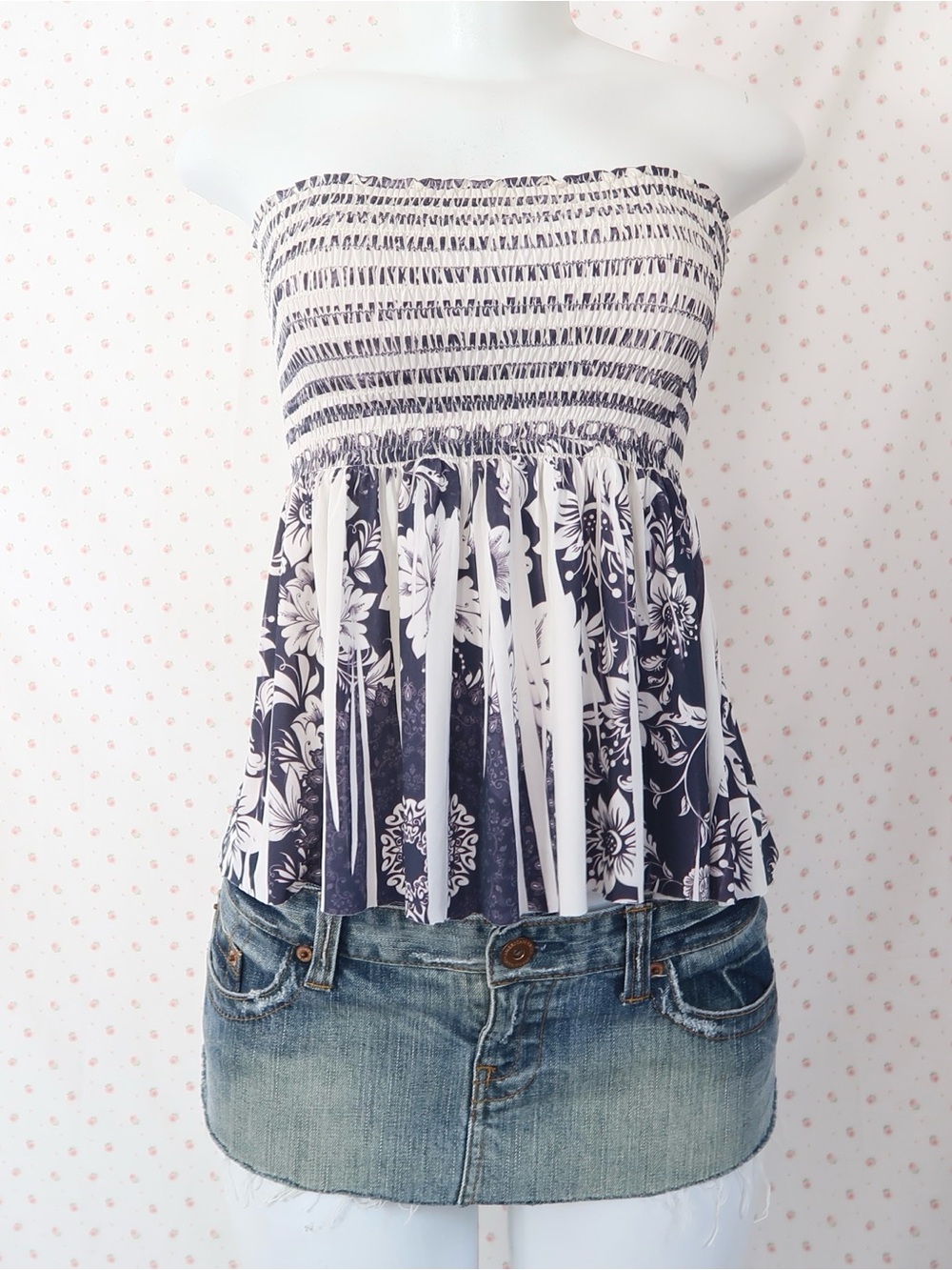 Smocked Strapless Floral Peplum Camisole - Navy & White